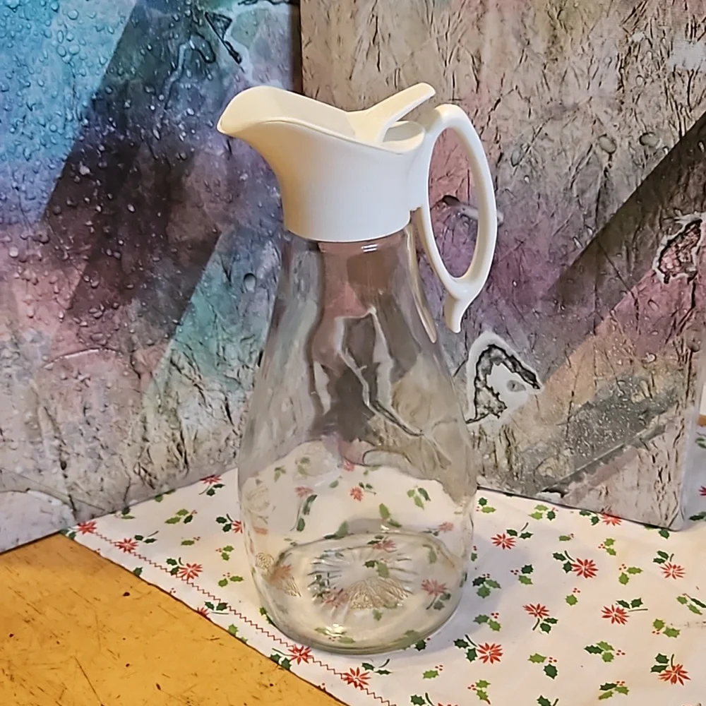Vintage 1970 Log Cabin Glass Syrup Dispenser Pitcher Gold Eagle Design - Picture 1 of 5